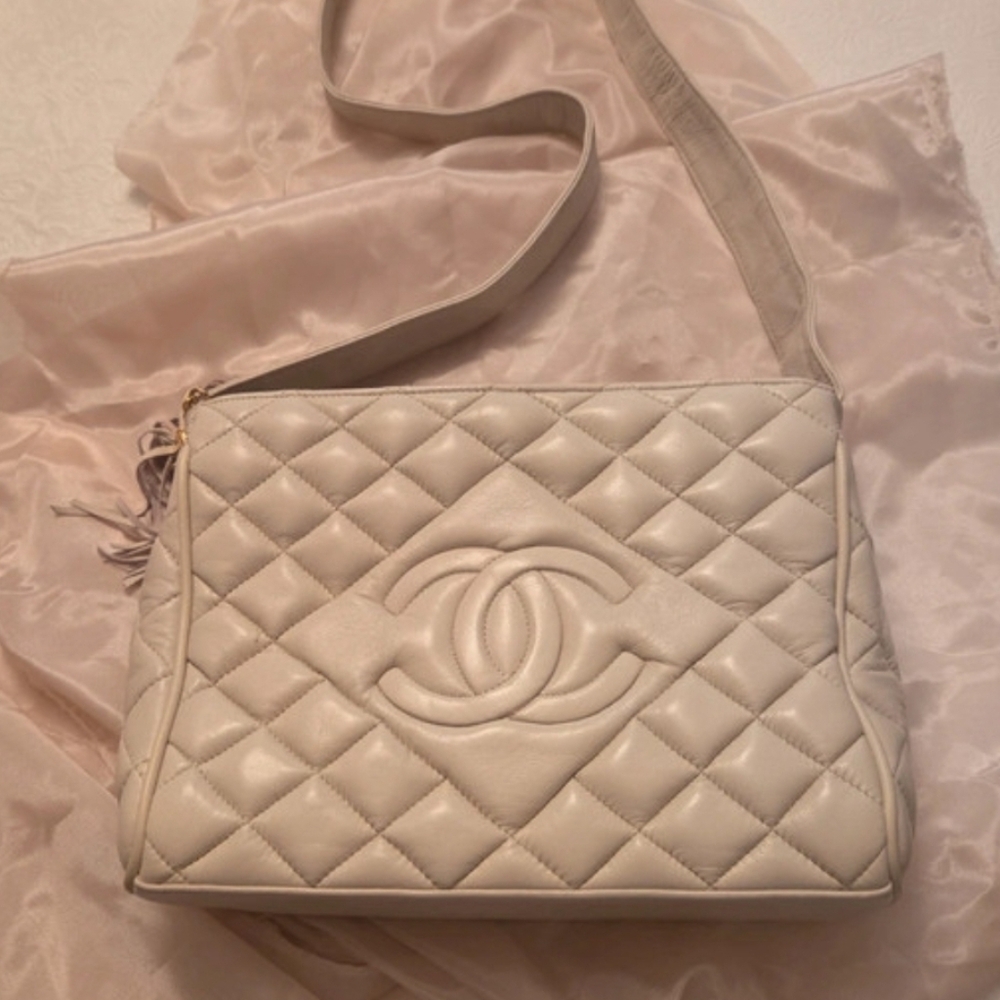 NWOT Chic Ivory Quilted Soft Genuine Leather Shoulder Bag - Picture 13 of 13